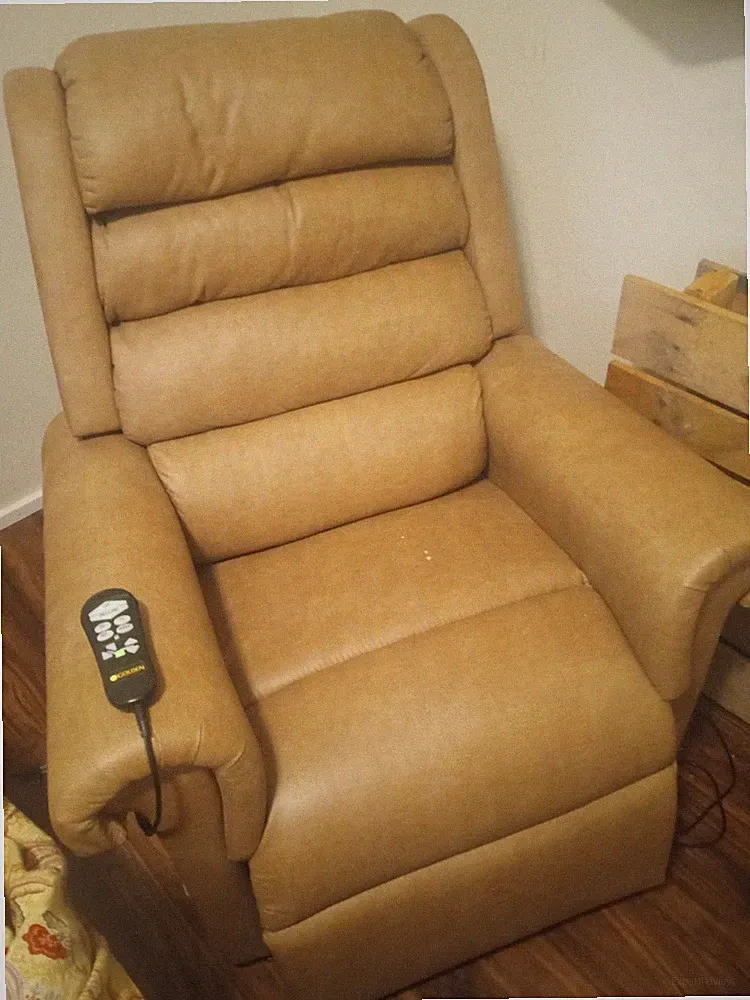 Golden technologies beige electric powerlifting reclining with remote and plug
